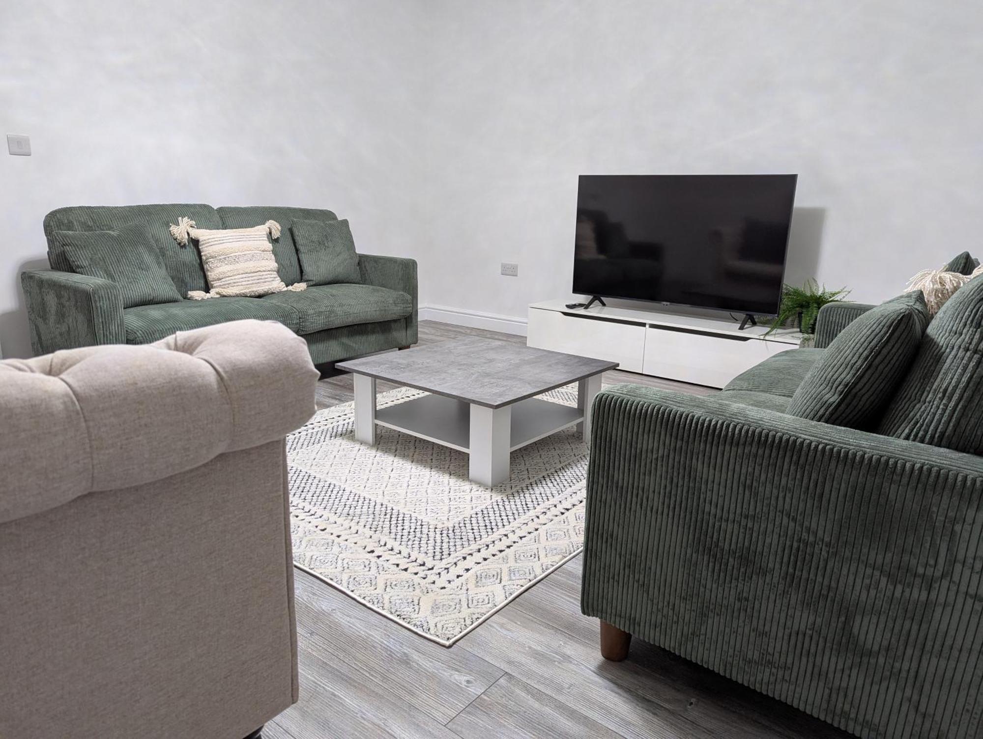 Large 4 Bed Hse, Sleeps 7, 3 Bth, Drive Prkg-4 Cars, M4-A329, Shinfield Studios, 10Mins, Reading, Ascot & Legoland 20Mins, Film Crew, Contractor & Family Friendly Winnersh Kültér fotó